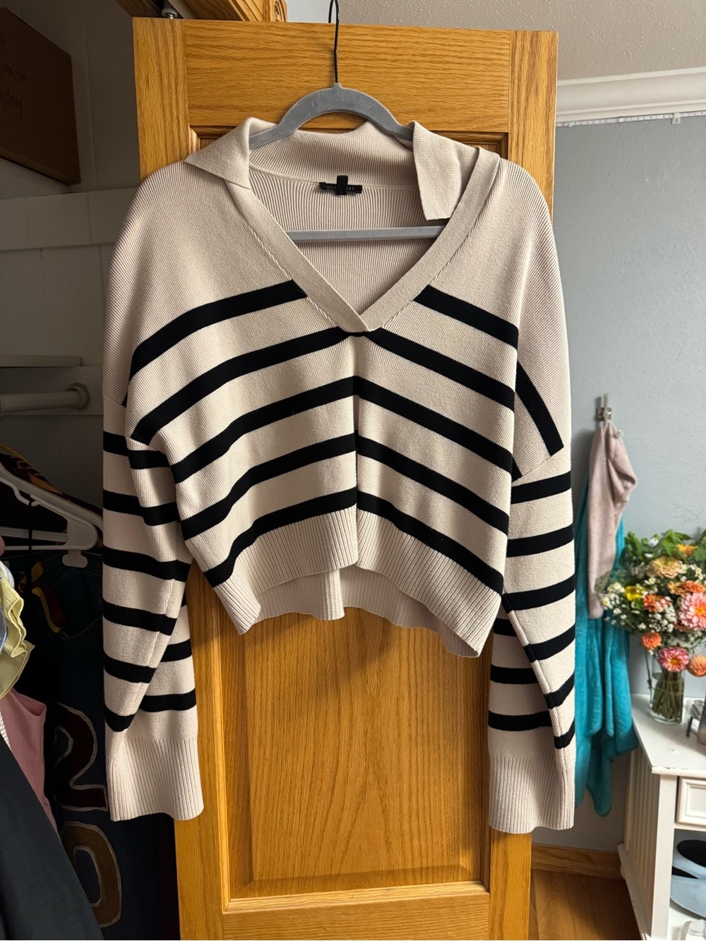 Cream & Black Striped V-Neck Hoodie Sweater